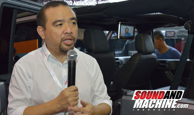 NexDrive-IIMS-2016-Ko-Wahyu-Bersama-Mobil-Demo