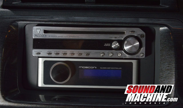 Toyota-Scion-BB-Bronson-Head-Unit-dan-Controller