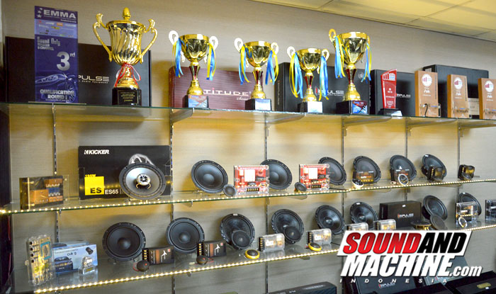 Warehouse-MusicalAutosound-ProdukDanBeragamTrophy