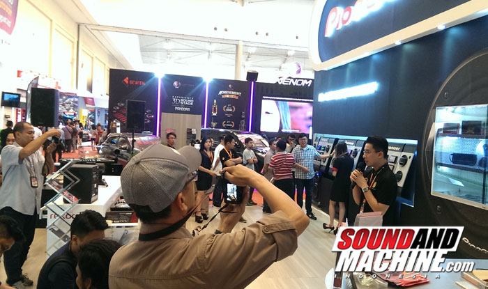 Booth-Pioneer-GIIAS-2016-Adam-03