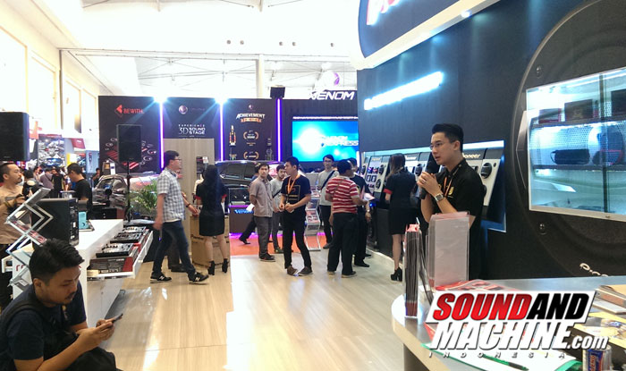 Booth-Pioneer-GIIAS-2016-Adam-04