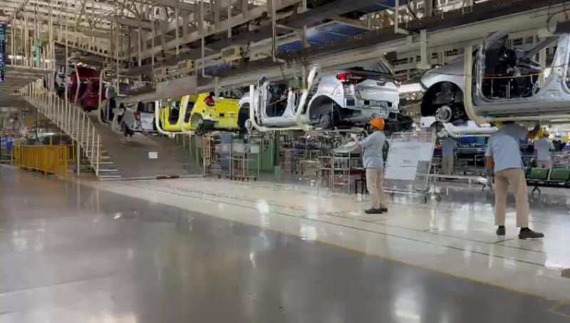 Proses produksi mobil untuk pasar ekspor di pabrik Daihatsu Karawang Assembly Plant. (sumber: Daihatsu)